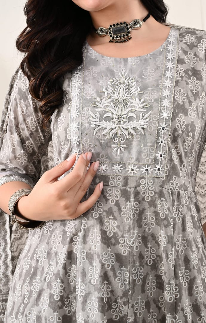 Grey Printed Cotton Round-Neck Threadwork Anarkali Suit - Image 2